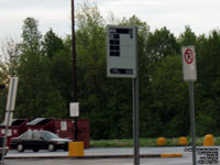 Panneau d'arr�t d'autobus CIT Chambly-Richelieu-Carignan bus stop sign